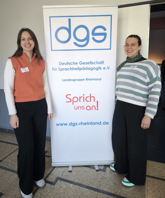 Foto von Julia Kondermann und Jana Jungjohann auf dem dgs Kongress - Landesgruppe Rheinland